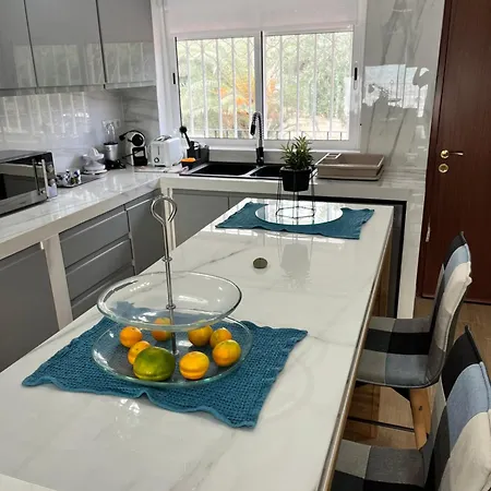 Seafront By Kalmarent דירה אלתיאה