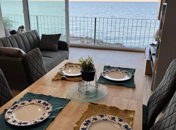 Seafront By Kalmarent *